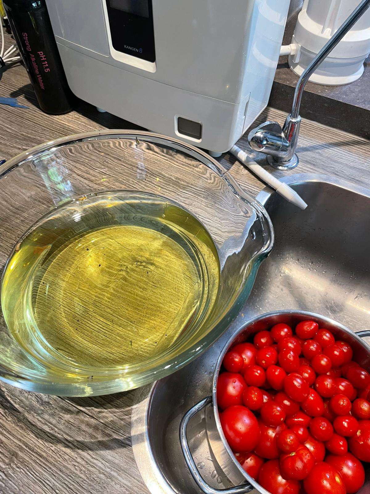 tomaten gewassen in sterk basisch water tomaten gewassen in sterk basisch water